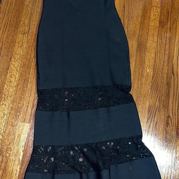 Off the shoulder black dress - Picture 2 of 2